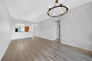 3500 Oaks Clubhouse Dr, Pompano Beach, FL 33069 - Photo 8
