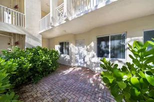 3500 Oaks Clubhouse Dr, Pompano Beach, FL 33069 - Photo 12