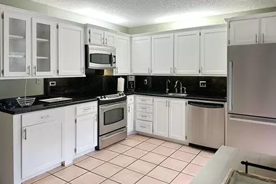 1700 Embassy Drive #Apt 504, West Palm Beach, FL 33401 - Photo 4