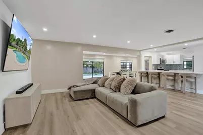 885 Azalea Court, Plantation, FL 33317 - Photo 4