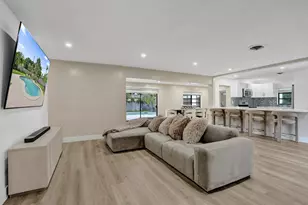 885 Azalea Ct, Plantation, FL 33317 - Photo 4