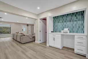 885 Azalea Ct, Plantation, FL 33317 - Photo 8