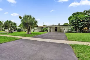 885 Azalea Ct, Plantation, FL 33317 - Photo 2