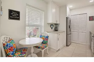 352 Covered Bridge Blvd, Greenacres, FL 33467 - Photo 8