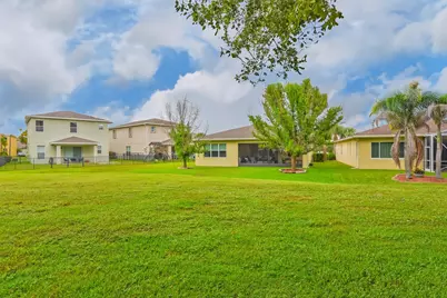 1332 NW Leonardo Circle, Port Saint Lucie, FL 34986 - Photo 10