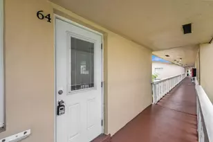 64 Coventry C, West Palm Beach, FL 33417 - Photo 1