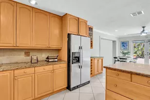 11 Forest Hills Ln, Boca Raton, FL 33431 - Photo 16