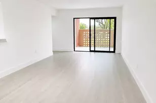 10229 NW 9th St Circle, Miami, FL 33172 - Photo 6