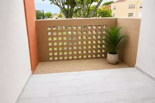 10229 NW 9th St Circle, Miami, FL 33172 - Photo 4