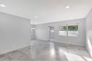 121 Bedford E, West Palm Beach, FL 33417 - Photo 4