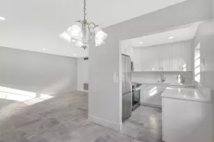 121 Bedford E, West Palm Beach, FL 33417 - Photo 8