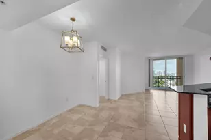 403 S Sapodilla Ave, West Palm Beach, FL 33401 - Photo 2