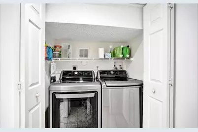 552 NW 208th Terrace, Pembroke Pines, FL 33029 - Photo 14