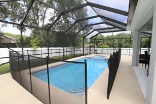 592 SW Dauphin Ave, Port Saint Lucie, FL 34953 - Photo 10