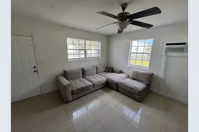1042 Foster Road, Hallandale Beach, FL 33009 - Photo 10