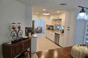 939 Hibiscus Dr, Royal Palm Beach, FL 33411 - Photo 8