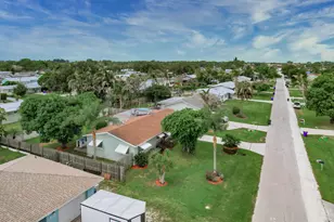 2038 SE Monroe St, Stuart, FL 34997 - Photo 28