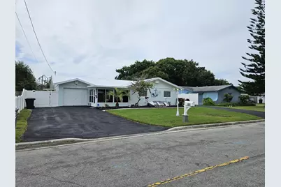 807 Grandview Boulevard, Fort Pierce, FL 34982 - Photo 2