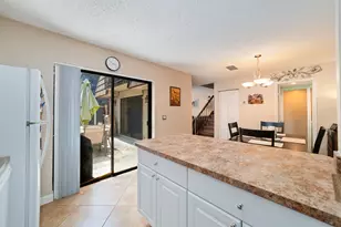 1704 Forest Lakes Cir, West Palm Beach, FL 33406 - Photo 18