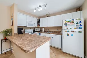 1704 Forest Lakes Cir, West Palm Beach, FL 33406 - Photo 14
