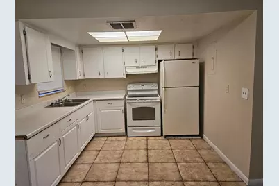 2556 NW 52nd Avenue #D19, Lauderhill, FL 33313 - Photo 2