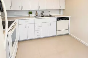 4024 Newcastle B, Boca Raton, FL 33434 - Photo 2