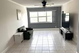 2555 NE 11th St, Fort Lauderdale, FL 33304 - Photo 2