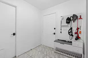 215 SW 8th St, Boynton Beach, FL 33426 - Photo 6
