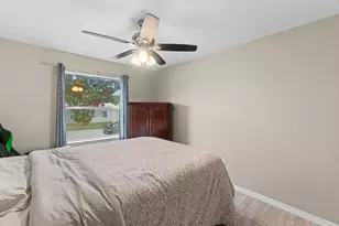 215 SW 8th St, Boynton Beach, FL 33426 - Photo 22