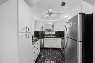 215 SW 8th St, Boynton Beach, FL 33426 - Photo 12