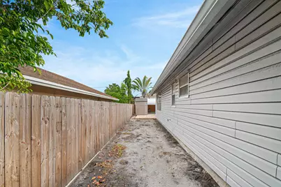 215 SW 8th Street, Boynton Beach, FL 33426 - Photo 30
