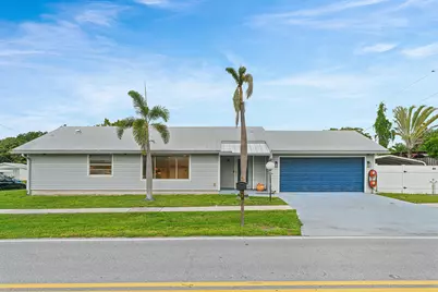 215 SW 8th Street, Boynton Beach, FL 33426 - Photo 2