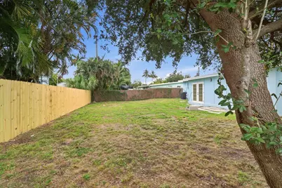 328 Ponte Vedra Road, Palm Springs, FL 33461 - Photo 32