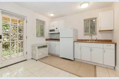 155 Peruvian Avenue #Back Cottage, Palm Beach, FL 33480 - Photo 4