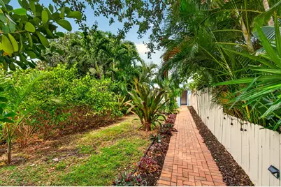 227 N M Street, Lake Worth, FL 33460 - Photo 2