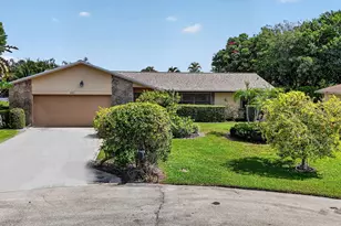 999 NW 23rd Ln, Delray Beach, FL 33445 - Photo 2