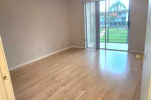 100 Village Green Cir E, Palm Springs, FL 33461 - Photo 8