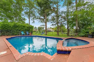 1726 Treehaven Ct, Wellington, FL 33414 - Photo 2