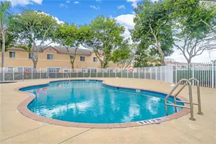 2140 SW 87th Way, Miramar, FL 33025 - Photo 4