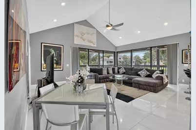 19271 Sabal Lake Drive, Boca Raton, FL 33434 - Photo 10