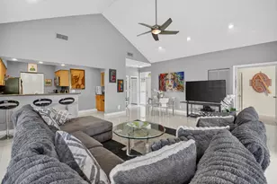 19271 Sabal Lake Dr, Boca Raton, FL 33434 - Photo 12