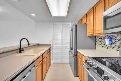 12359 NW 11th Court, Pembroke Pines, FL 33026 - Photo 8