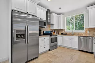 1705 NE 11th St, Fort Lauderdale, FL 33304 - Photo 2
