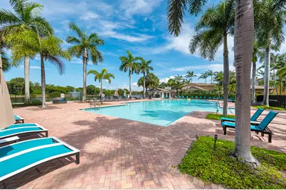447 Corte Madera Lane #6, West Palm Beach, FL 33401 - Photo 12