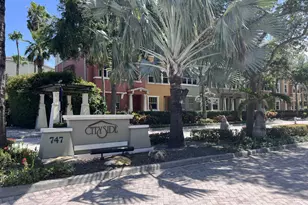 447 Corte Madera Ln, West Palm Beach, FL 33401 - Photo 2
