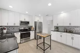 253 SW Cherryhill Rd, Port Saint Lucie, FL 34953 - Photo 16