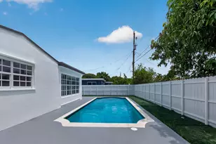 2701 Desoto Dr, Miramar, FL 33023 - Photo 16