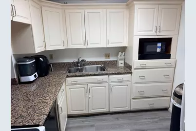 480 Executive Center Drive #3H, West Palm Beach, FL 33401 - Photo 2
