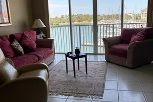 14 Harbour Isle Dr W, Fort Pierce, FL 34949 - Photo 1