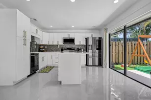 21641 Sutters Ln, Boca Raton, FL 33428 - Photo 14